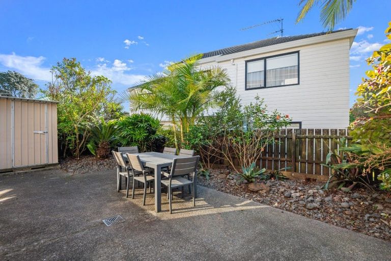 Photo of property in 103 Golf Road, New Lynn, Auckland, 0600