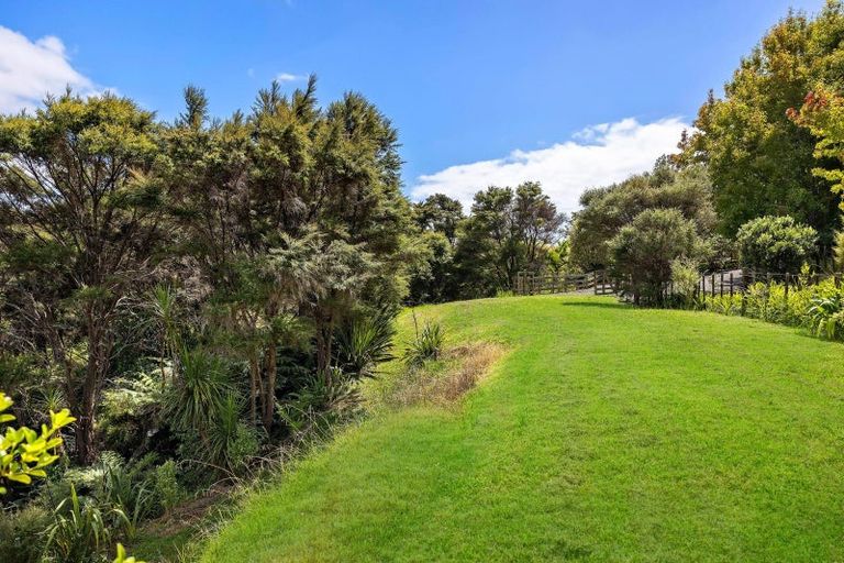 Photo of property in 1154a East Coast Road, Redvale, Auckland, 0794