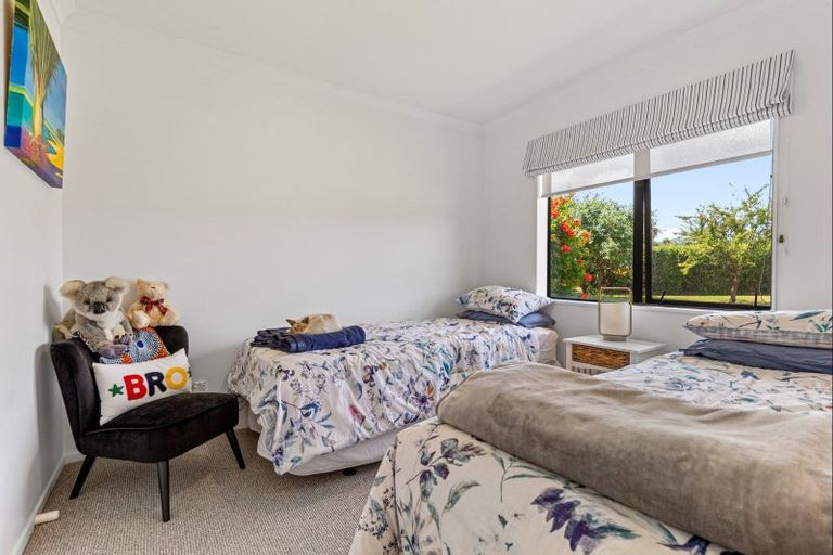 Photo of property in 8 Faydon Close, Ohau, Levin, 5570