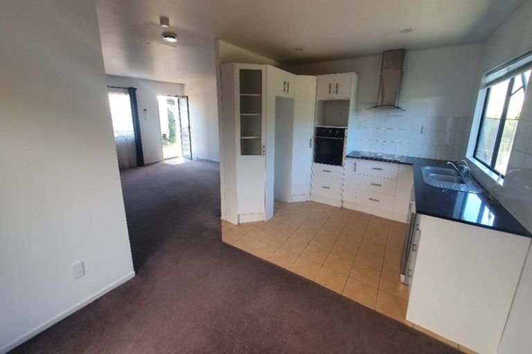 Photo of property in 1044 Great North Road, Point Chevalier, Auckland, 1022