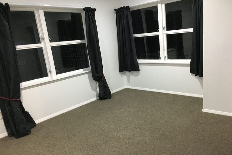 Photo of property in 35 Kotari Road, Days Bay, Lower Hutt, 5013