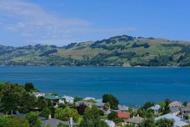 Photo of property in 22 Athol Place, Ravensbourne, Dunedin, 9022