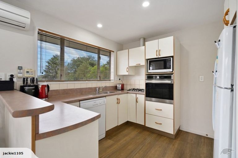 Photo of property in 31 Cossar Street, Burwood, Christchurch, 8083