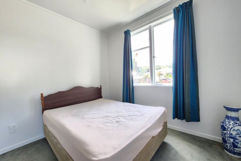 Photo of property in 35 Turkington Street, Tawa, Wellington, 5028