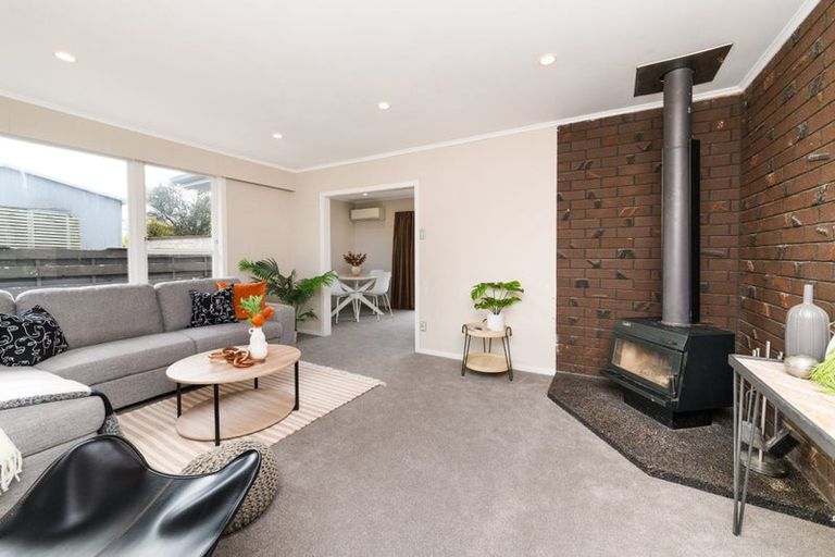 Photo of property in 5 Acacia Street, Kelvin Grove, Palmerston North, 4414