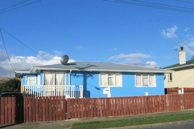 Photo of property in 29 Sievers Grove, Cannons Creek, Porirua, 5024