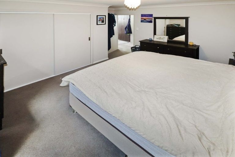 Photo of property in 23b Cave Road, Houghton Bay, Wellington, 6023