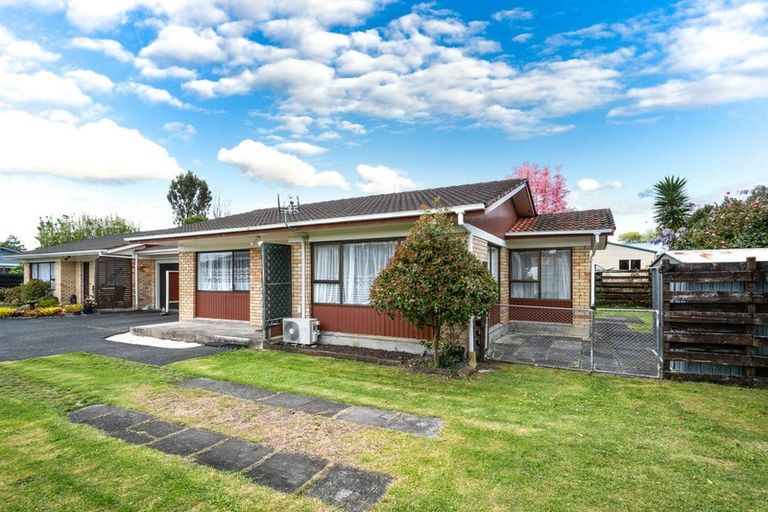 Photo of property in 2/31 Ti Nana Crescent, Henderson, Auckland, 0610