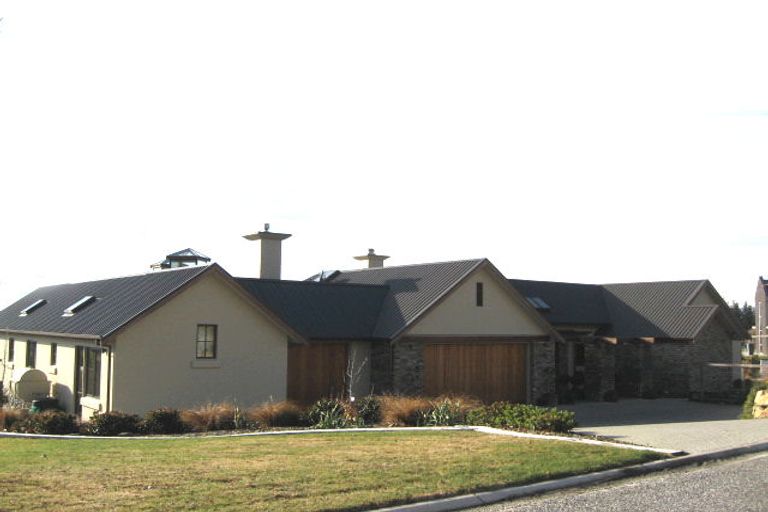 Photo of property in 10 Elderberry Crescent, Wanaka, 9305
