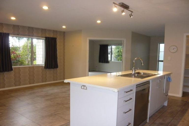 Photo of property in 16 Cole Thomas Place, Huntington, Hamilton, 3210