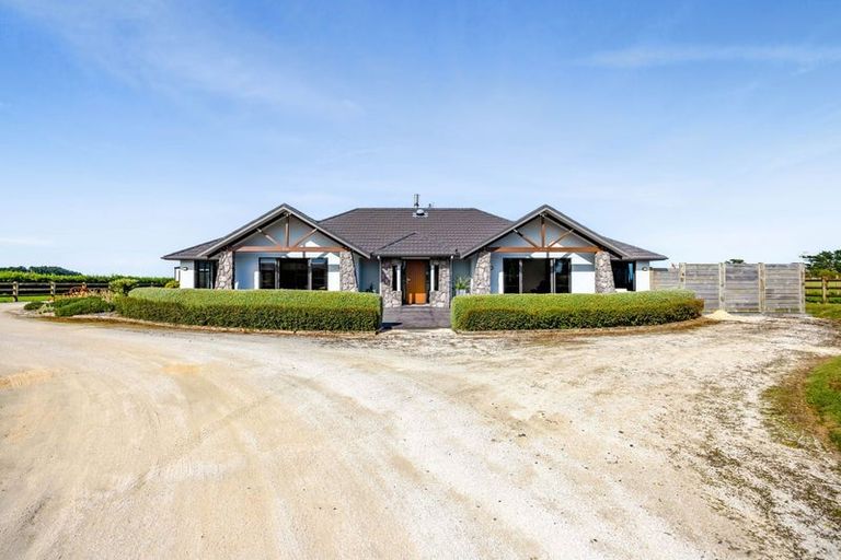Photo of property in 105 Mawhitiwhiti Road, Normanby, Hawera, 4675