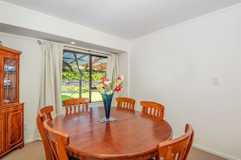 Photo of property in 3a Fraser Road, Narrow Neck, Auckland, 0624