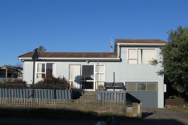 Photo of property in 3 Konini Street, Otaki Beach, Otaki, 5512