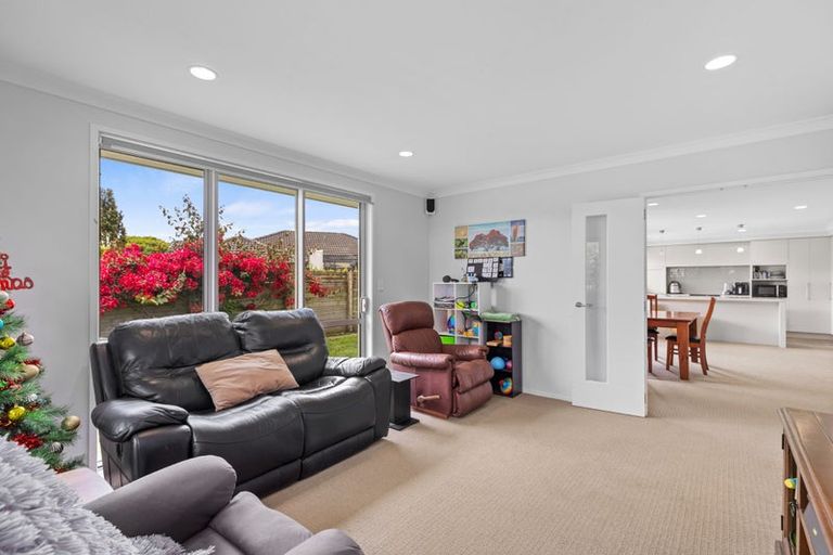 Photo of property in 35 Teal Place, Pyes Pa, Tauranga, 3112