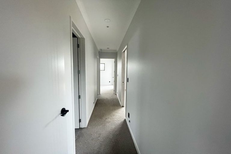 Photo of property in 31 Cara Avenue, Kumeu, 0810