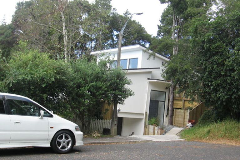 Photo of property in 1/24 West Glade Crescent, Birkenhead, Auckland, 0626