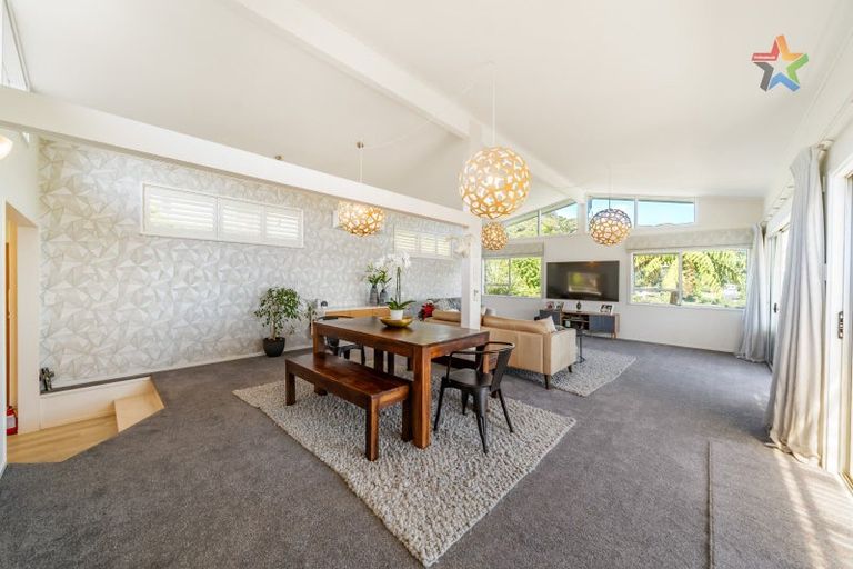 Photo of property in 8 Summit Road, Fairfield, Lower Hutt, 5011
