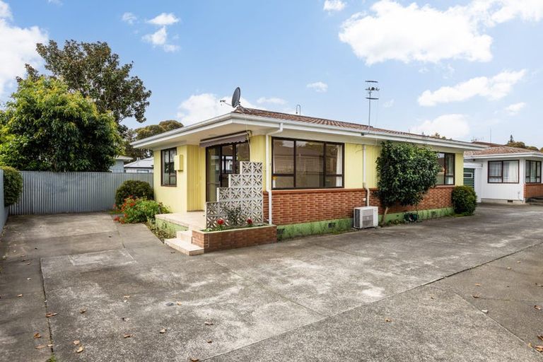 Photo of property in 2/1 Cassino Crescent, Onekawa, Napier, 4110