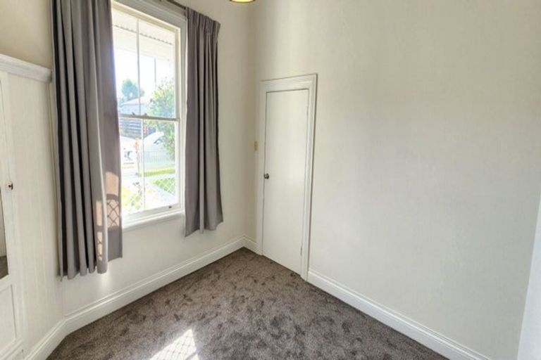 Photo of property in 8 Cutfield Road, New Plymouth, 4310