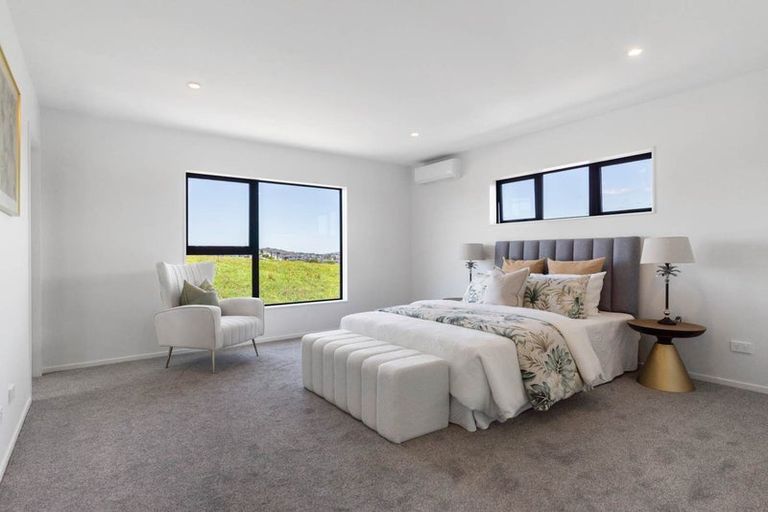 Photo of property in 92 Huanui Drive, Wainui, 0992