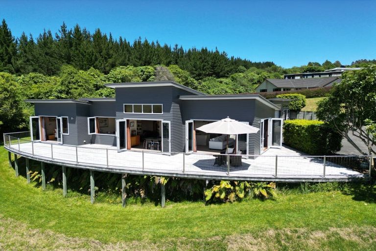 Photo of property in 10 Cameron Drive, Acacia Bay, Taupo, 3385