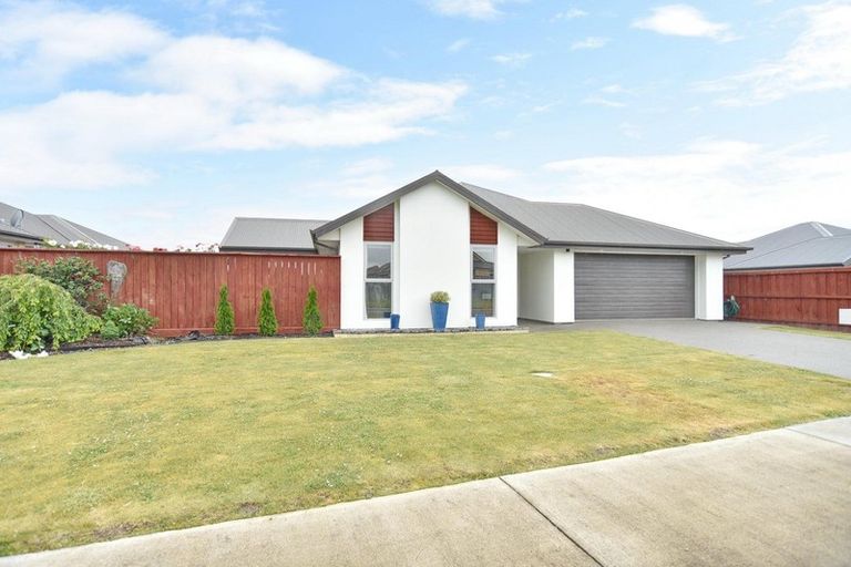 Photo of property in 10 Old Farm Place, Rangiora, 7400