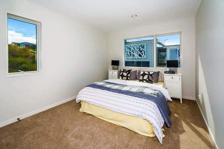 Photo of property in 15 Westerley Place, Long Bay, Auckland, 0630