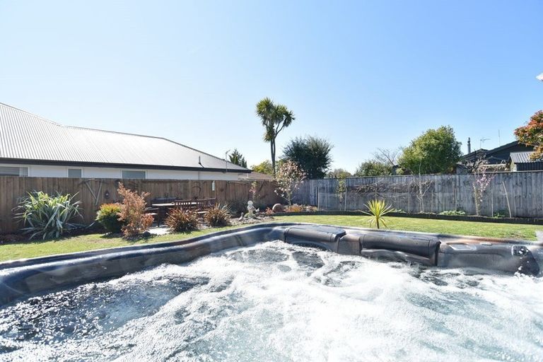 Photo of property in 34 Puhara Avenue, Parklands, Christchurch, 8083