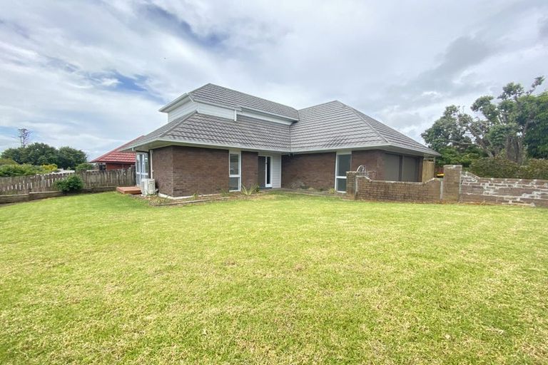 Photo of property in 2/4 Crescent Hills Court, Northpark, Auckland, 2013