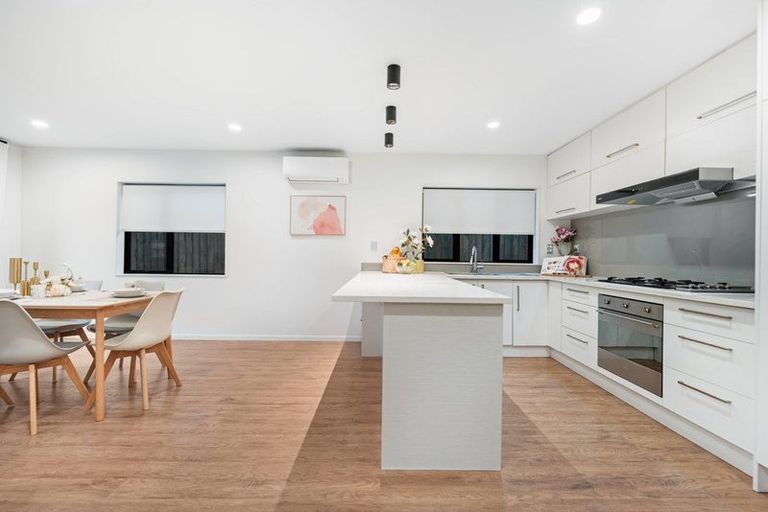 Photo of property in 2 Greville Road, Pinehill, Auckland, 0630