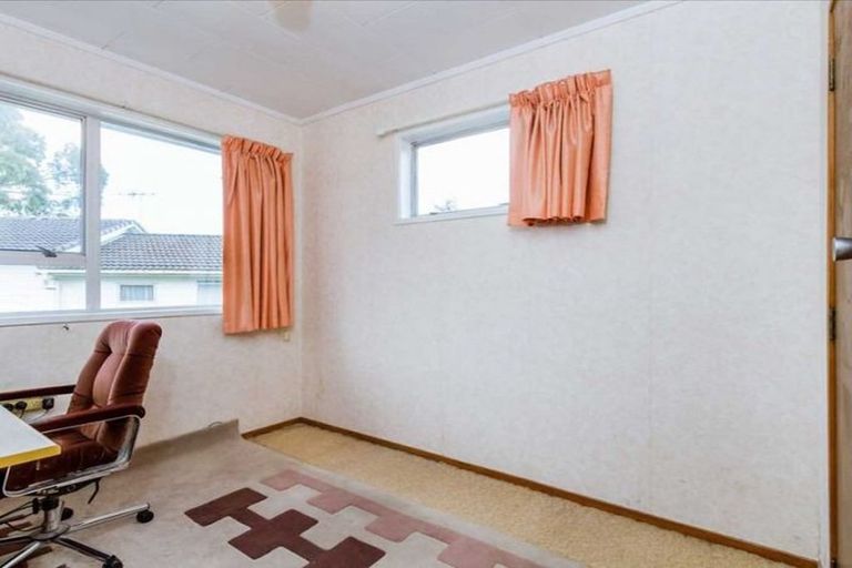 Photo of property in 69 Captain Scott Road, Glen Eden, Auckland, 0602