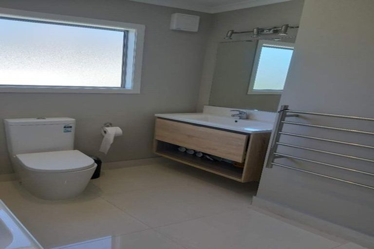 Photo of property in 3/113 Moorefield Road, Johnsonville, Wellington, 6037