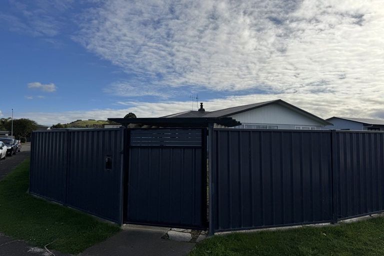 Photo of property in 6 Oxford Street, Taradale, Napier, 4112
