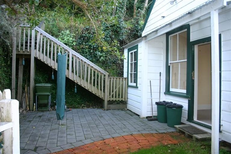 Photo of property in 41 Patanga Crescent, Thorndon, Wellington, 6011