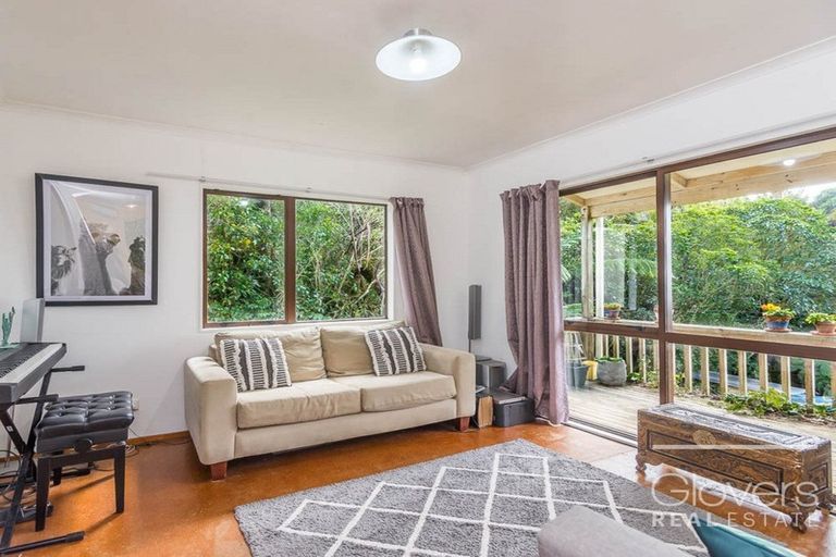 Photo of property in 789a Scenic Drive, Henderson Valley, Auckland, 0612