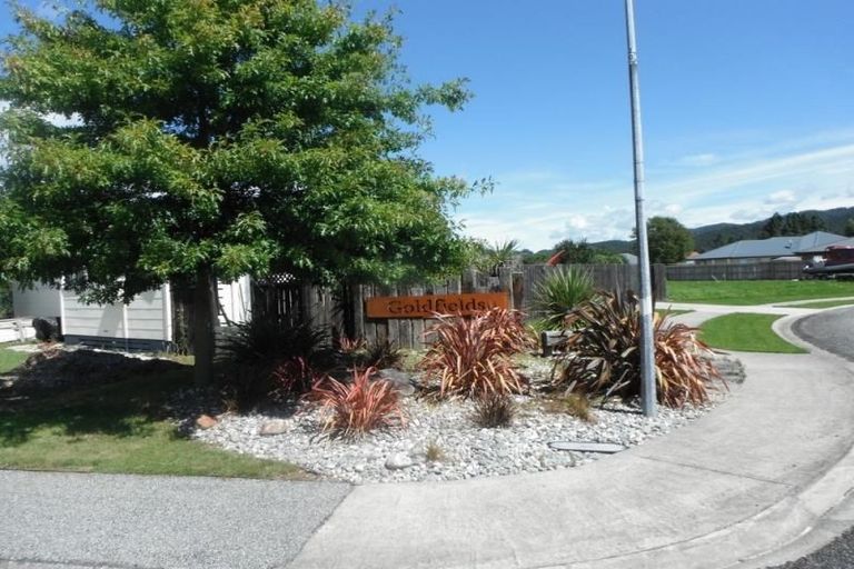 Photo of property in 17 Wicken Place, Reefton, 7830