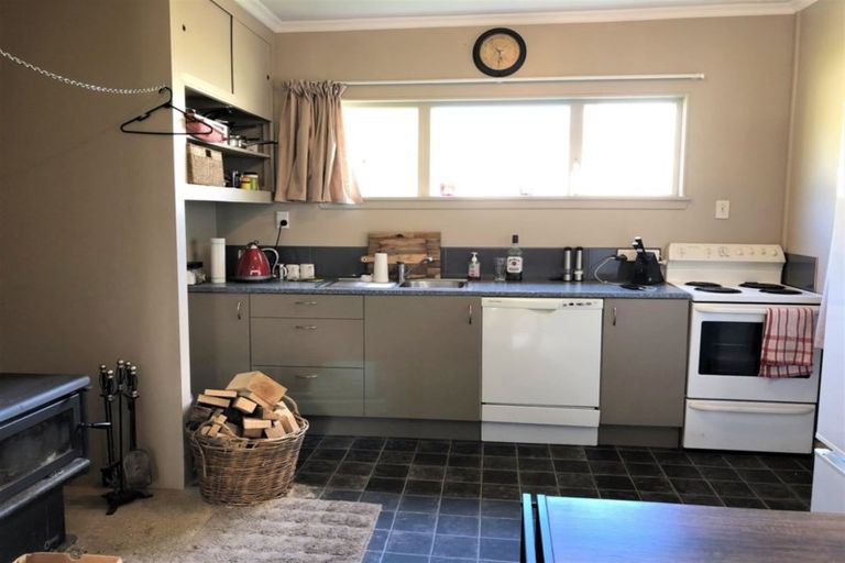 Photo of property in 16 Berry Street, Kaitangata, 9210