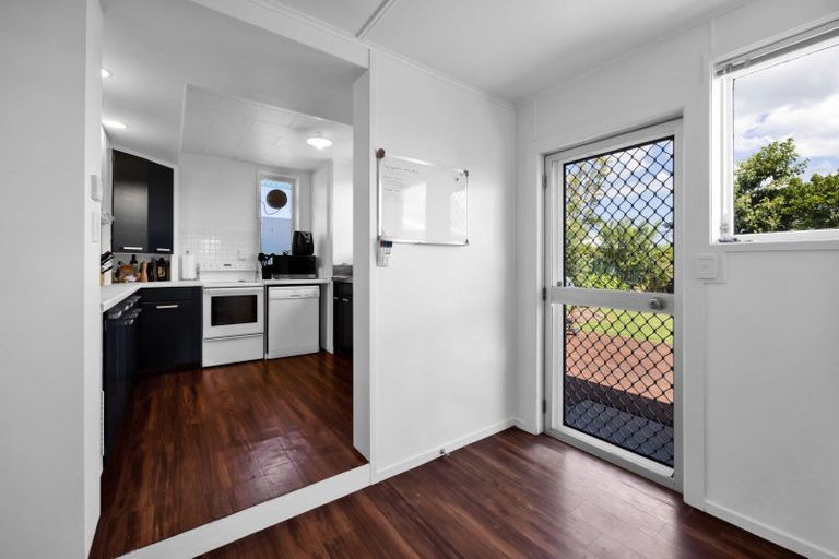 Photo of property in 13 Collins Street, Hawera, 4610