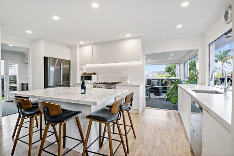 Photo of property in 81 Bleakhouse Road, Howick, Auckland, 2014