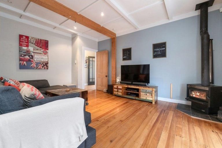 Photo of property in 2/10 Totara Road, Te Atatu Peninsula, Auckland, 0610