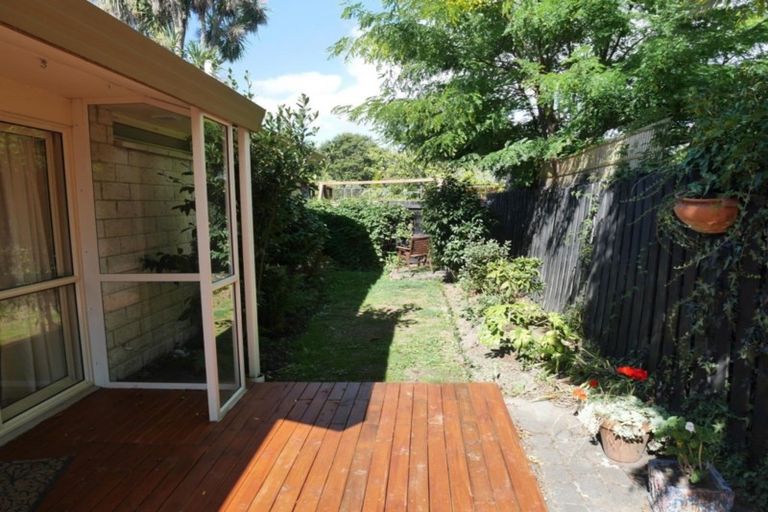 Photo of property in 1/3 Centaurus Road, Cashmere, Christchurch, 8022