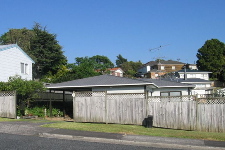 Photo of property in 2/38 Weldene Avenue, Glenfield, Auckland, 0629