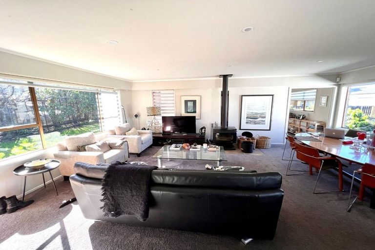 Photo of property in 1/5 Gulf View Road, Murrays Bay, Auckland, 0630