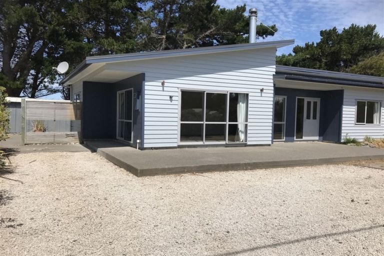 Photo of property in 3 South Crescent, Amberley, 7481