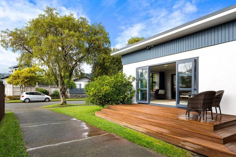 Photo of property in 43 Brightwater Crescent, Totara Park, Upper Hutt, 5018