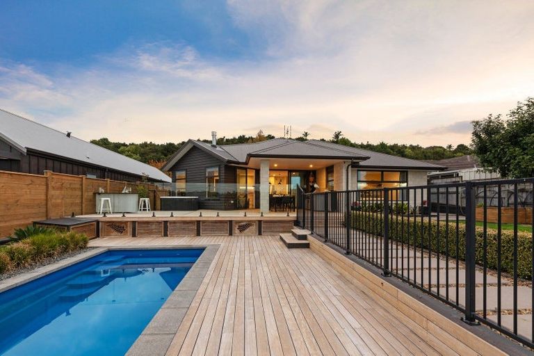 Photo of property in 160 Lakes Boulevard, Pyes Pa, Tauranga, 3112