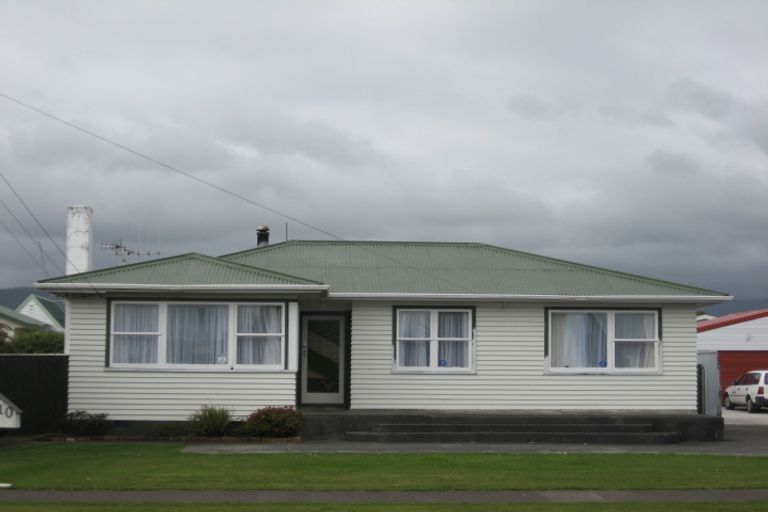 Photo of property in 10 Winchester Street, Levin, 5510