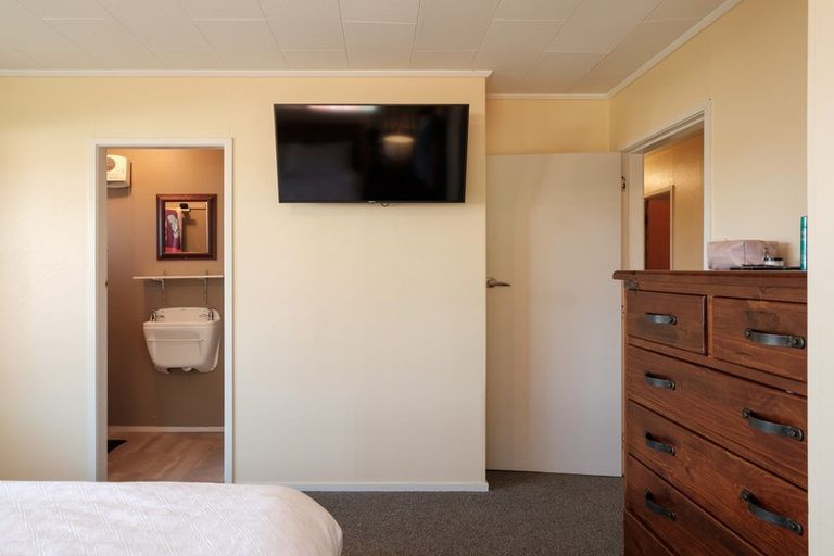 Photo of property in 49 Lawrence Place, Outer Kaiti, Gisborne, 4010