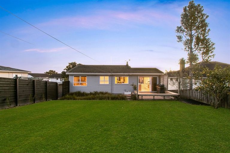 Photo of property in 1/266 Forrest Hill Road, Forrest Hill, Auckland, 0620