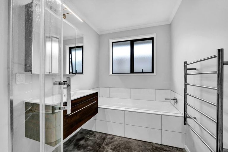 Photo of property in 24 Papawhero Drive, Bell Block, New Plymouth, 4312